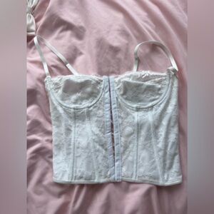 White lace strap fishbone suspenders